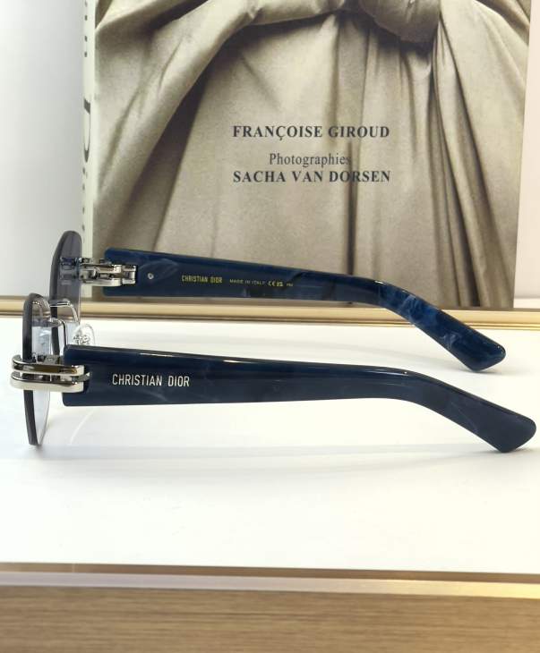 Picture of Dior Sunglasses _SKUfw76161378fw